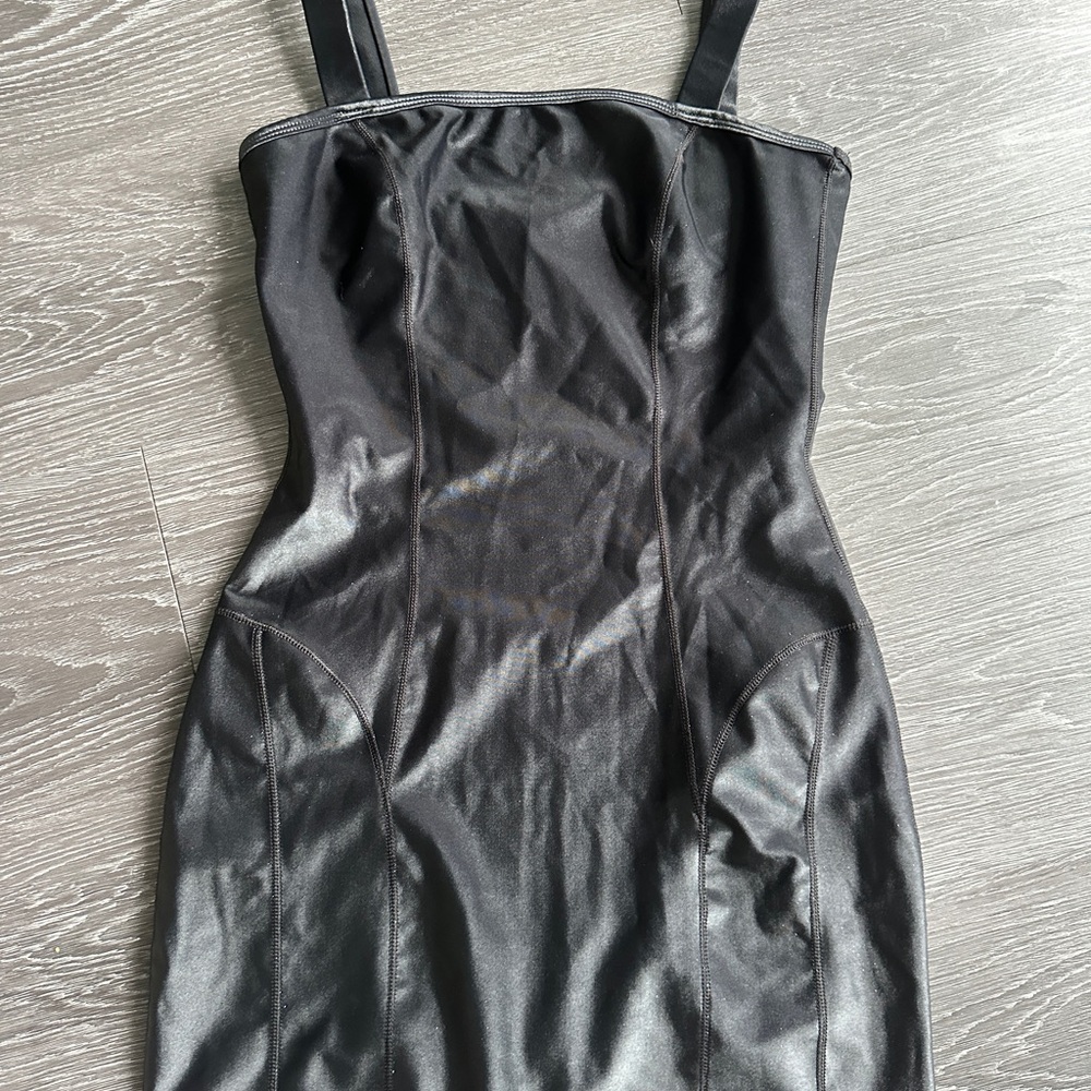 LIQUID DRESS NOLI YOGA ALMOSND/BLACK Size S - Picture 2 of 6